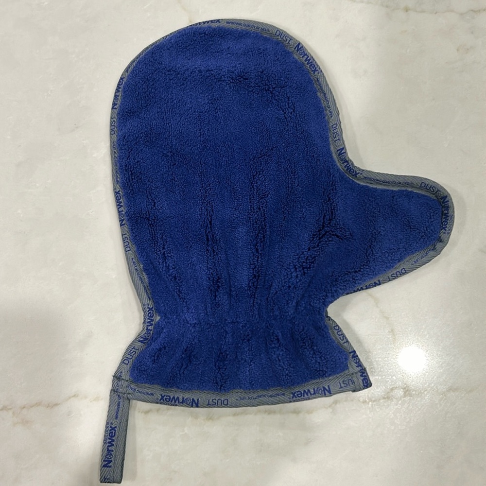 Norwex Limited Edition Dusting Mitt